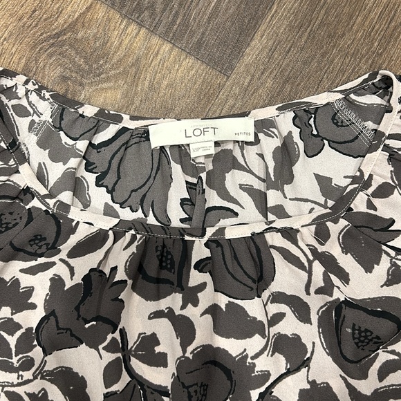 LOFT by Ann Taylor XS Petite Blush Pink Gray Floral Blouse Long Sleeve - Picture 4 of 5